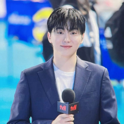 Seungkwan gallery image