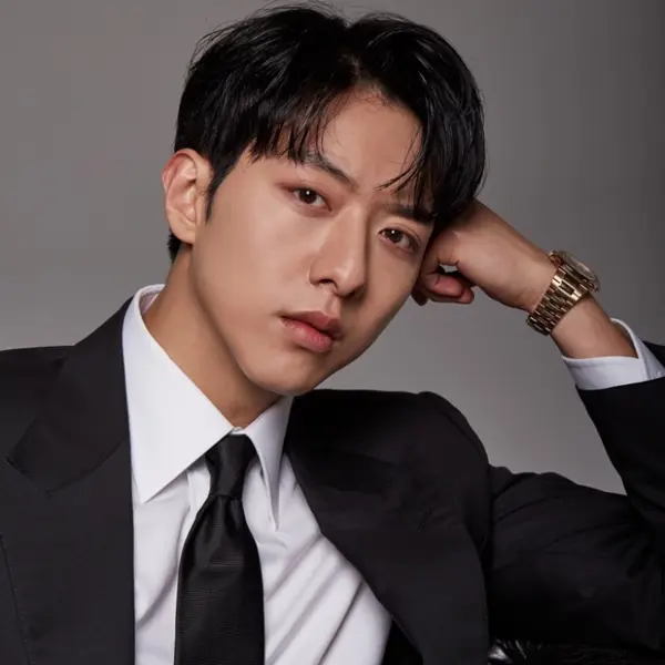 Gambar galeri Lee Jungshin