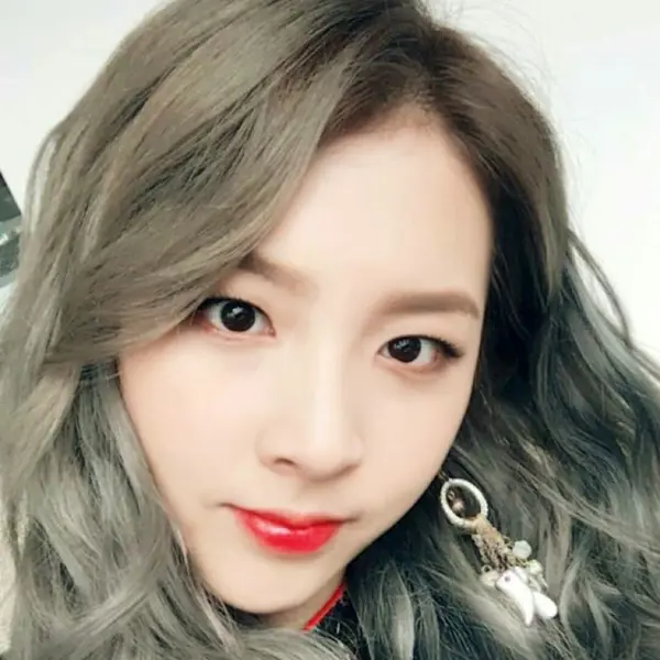 Jeon Jiwoo gallery image