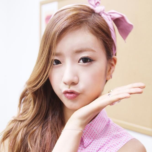 Larawan sa gallery ni Bomi