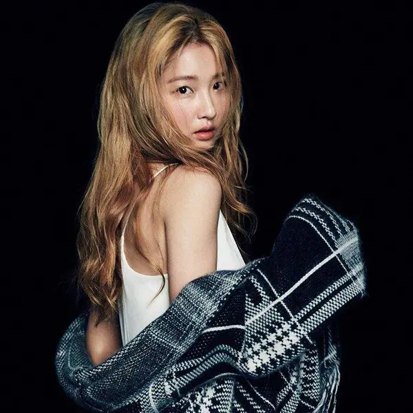 Imagem da galeria de Jihyun