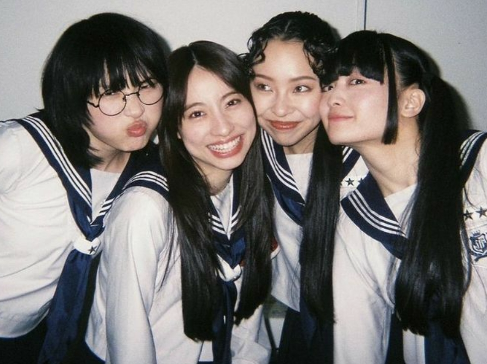 Atarashii gakko photo