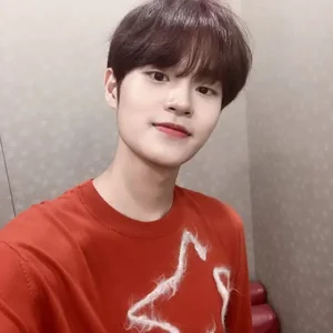 Daehwi gallery image
