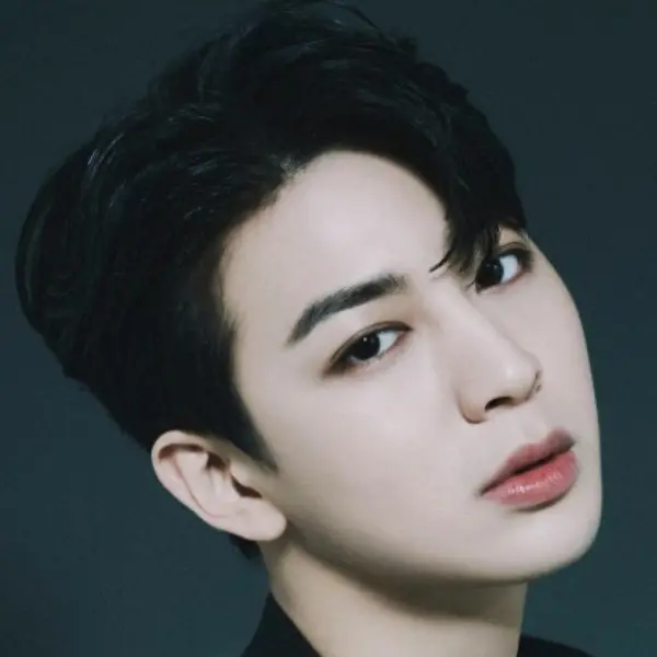 Imagen de la galería de Song Yunhyeong