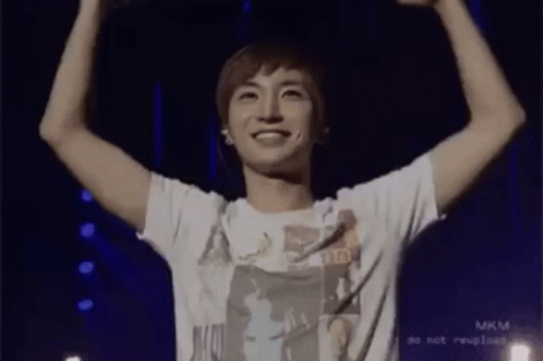 Leeteuk gif