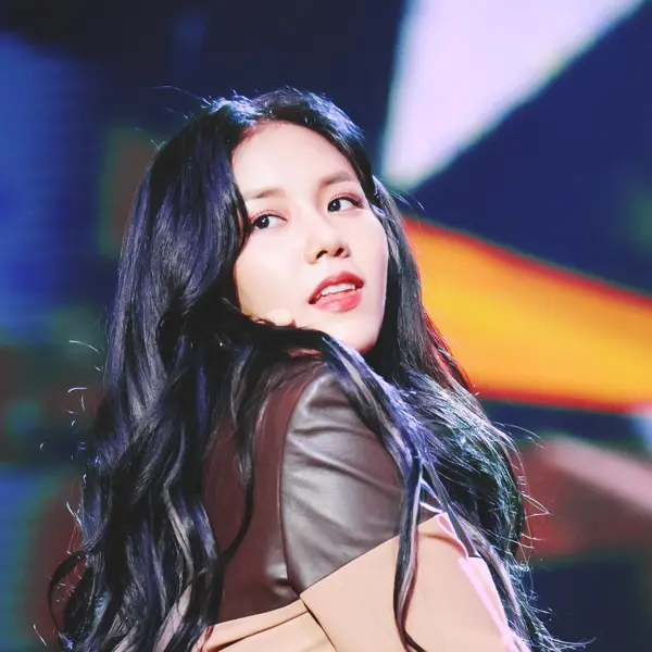 Shin Hyejeong gallery image