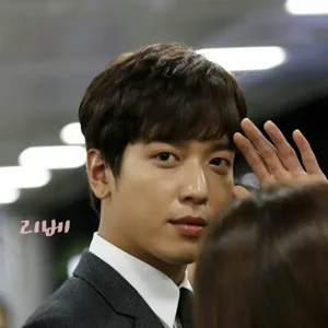 Jung Yonghwa gallery image
