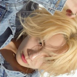 Jeonghan gallery image