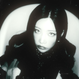 Kim Lip gallery image