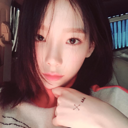 Taeyeon gallery image