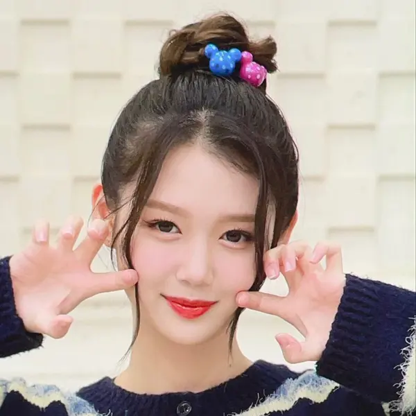 Gong YuBin gallery image