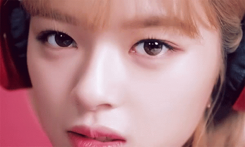 Jeongyeon gif