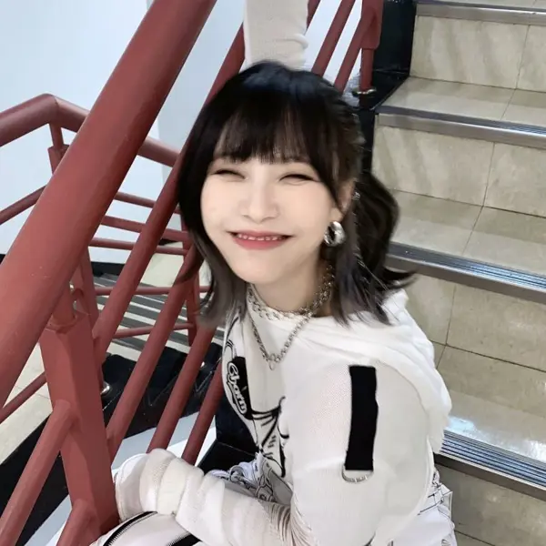 Moon Sua gallery image