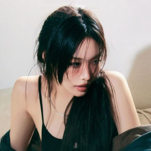 Chungha gallery image