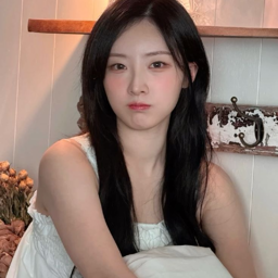 HaSeul gallery image