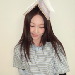 Nayeon gallery image