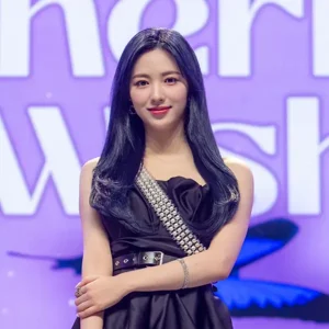 Jiwon gallery image