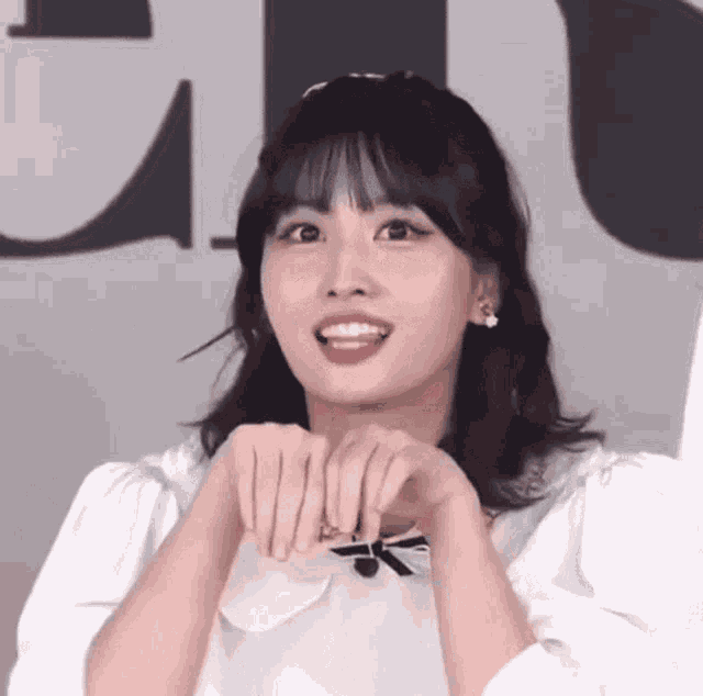 Momo gif