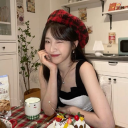 HaSeul gallery image