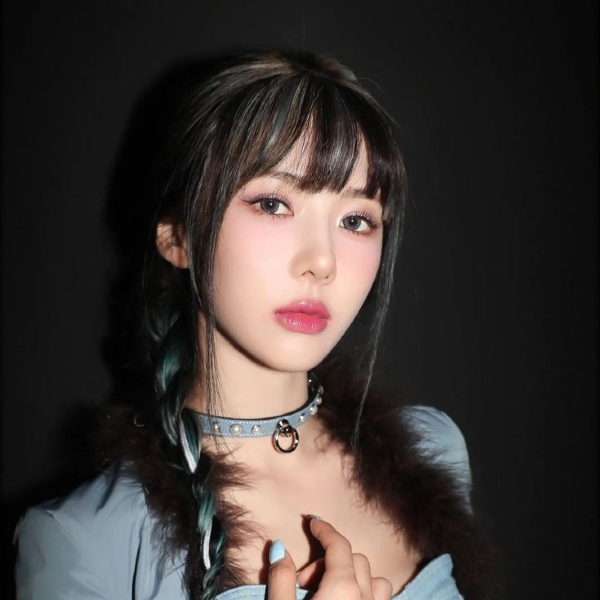Yoohyeon galerijafbeelding