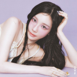 Taeyeon gallery image
