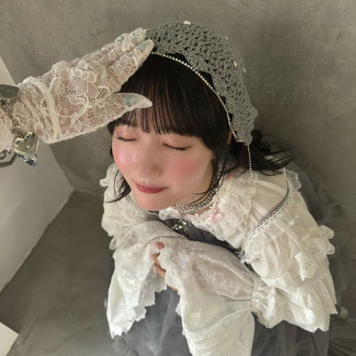 Gambar galeri Emiru Kawamoto