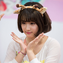 Yulhee gallery image