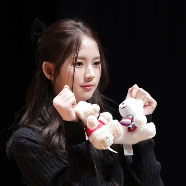 Lee JiWoo gallery image