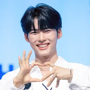 Sung Hanbin photo