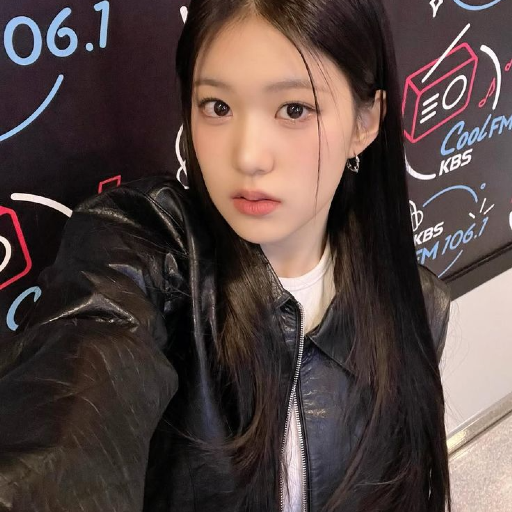 Gambar galeri Yoon Jiyoon