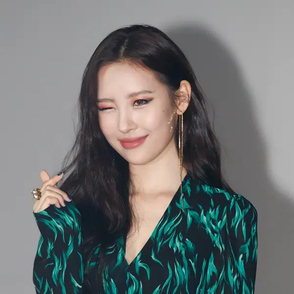 Lee Sunmi gallery image