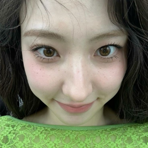 Eunseo gallery image