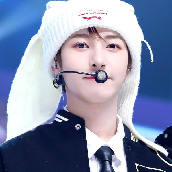 Renjun gallery image