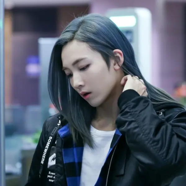Jeonghan gallery image