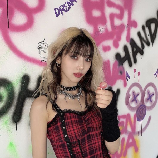 Yoohyeon galerijafbeelding