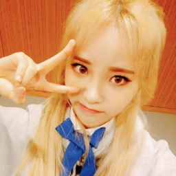 Jinsoul gallery image