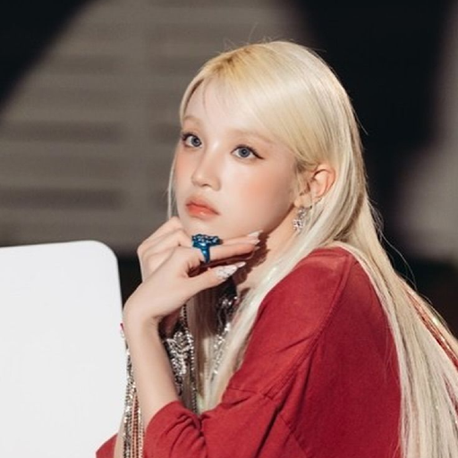 Yuqi gallery image
