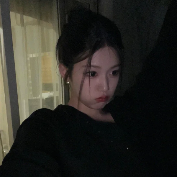 Gambar galeri Yoon Jiyoon