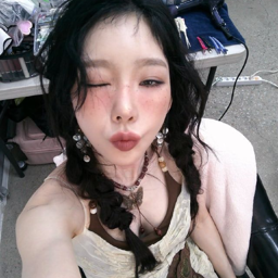 Taeyeon gallery image