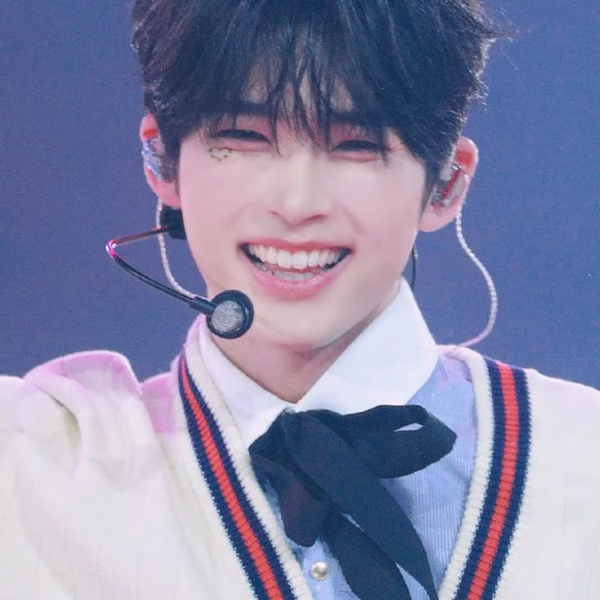 Sung Hanbin galerijafbeelding