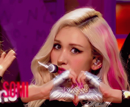 Jeon Somi gif