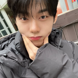 Lee Jeonghyeon gallery image