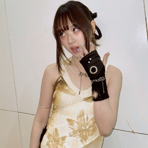 Kim gallery image