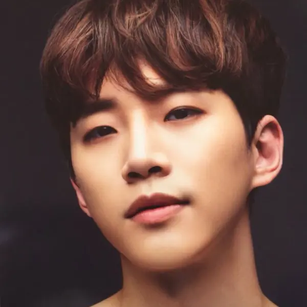 Lee Junho gallery image