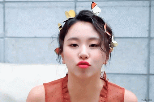 Chaeyoung gif