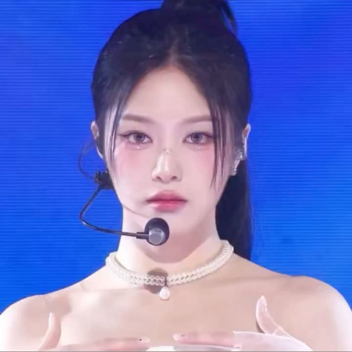 Hyunjin gallery image
