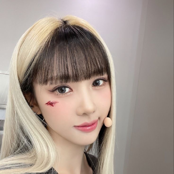 Yoohyeon galerijafbeelding