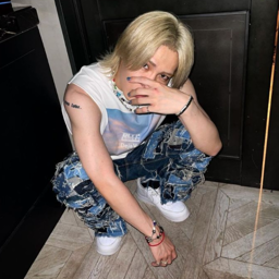 SUZUKI gallery image