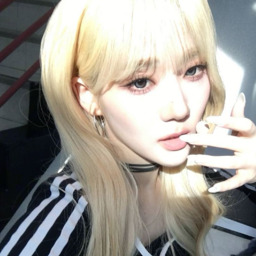 Yoon SeoYeon gallery image