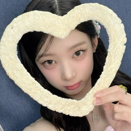 Hyerin gallery image